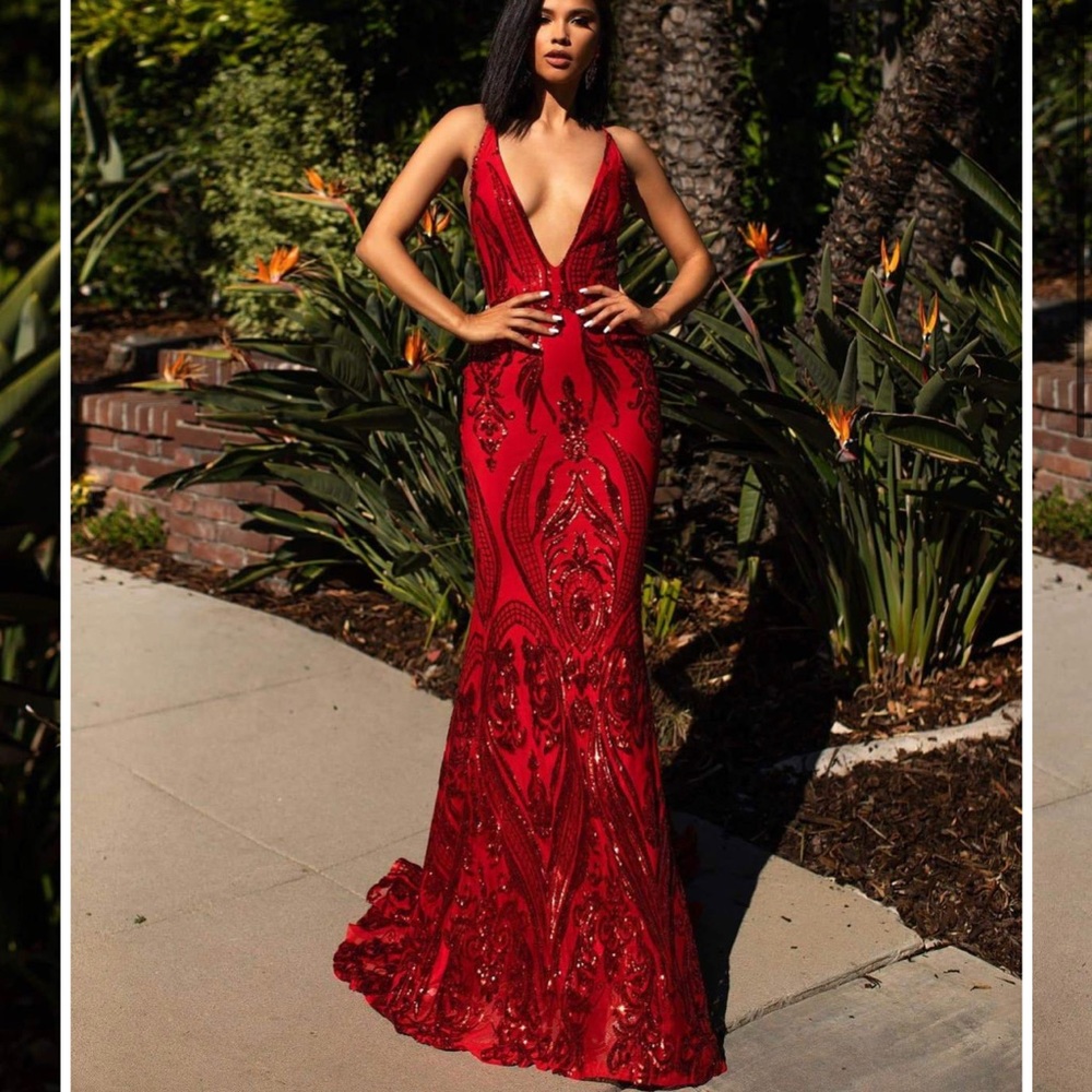 Red backless sequins dress